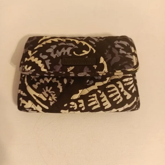 Vera Bradley Paisley Noir trifold women's  Wallet - Picture 3 of 5
